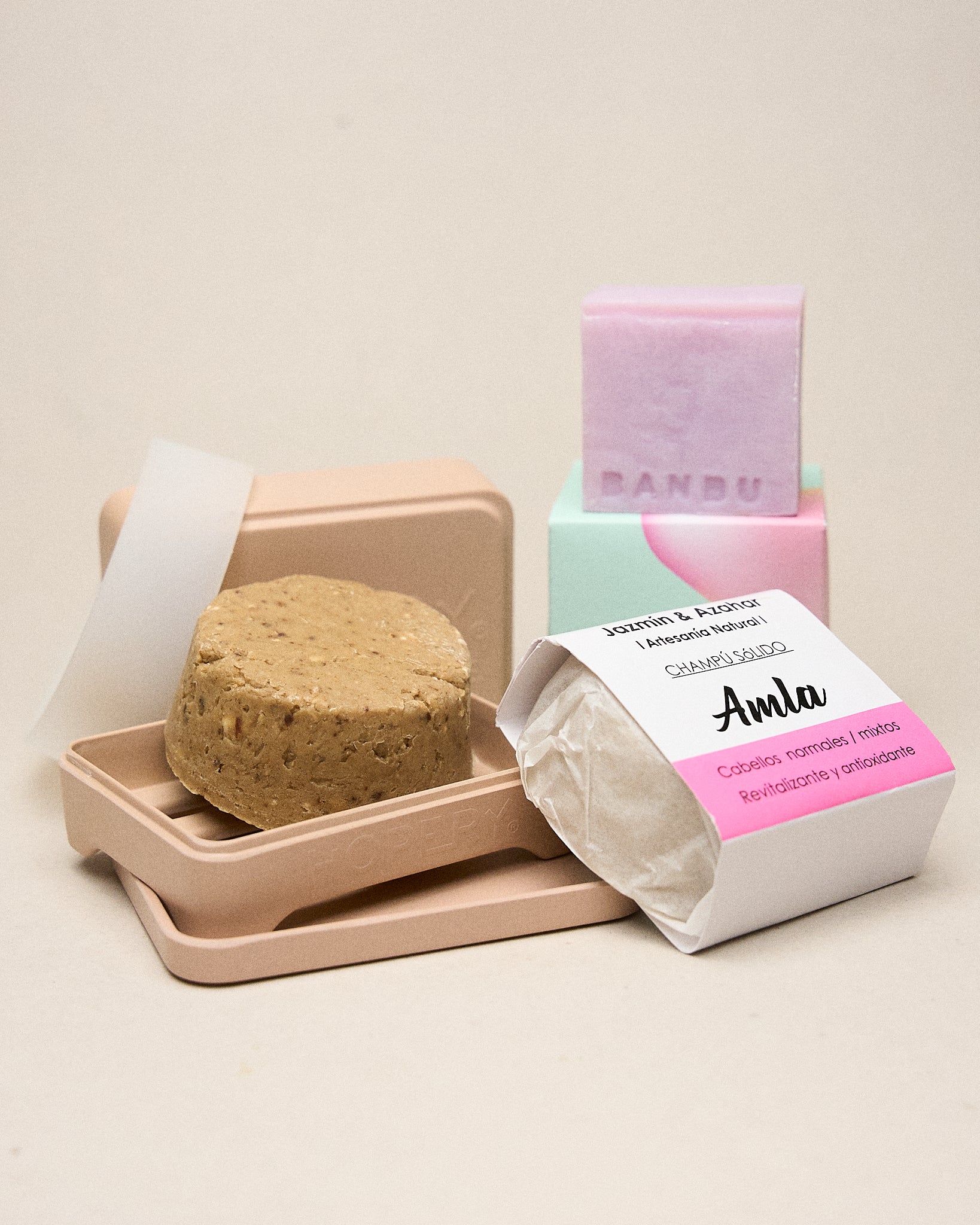 Conjunto Viaje o Gimnasio con jabón sólido + champú sólido + Jabonera portable (Rosa)