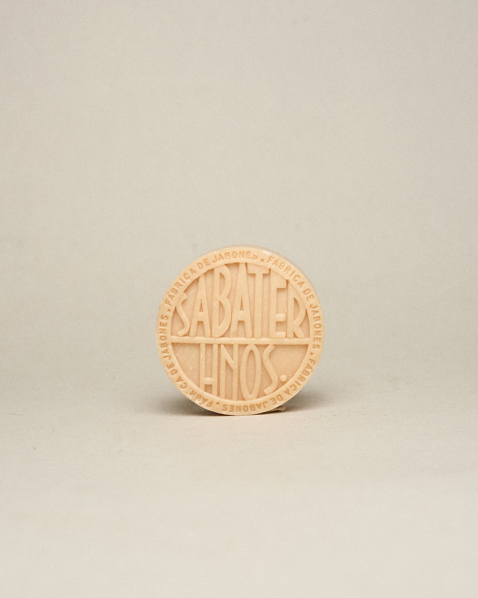 Jabón sólido artesanal de Lirio para cuerpo y rostro