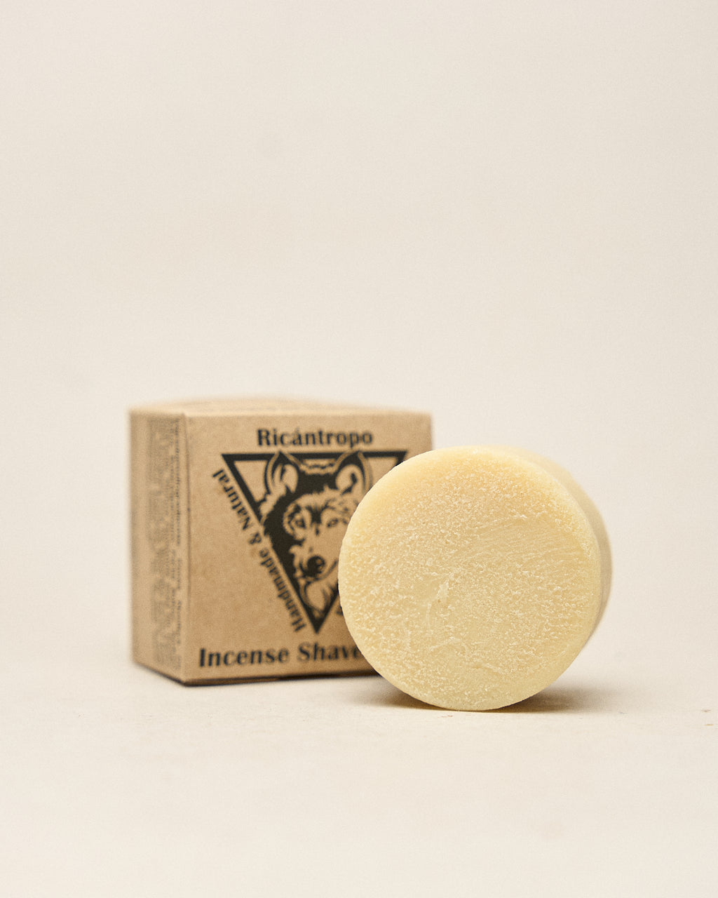 Jabón de afeitar sólido natural para piel sensible y barba