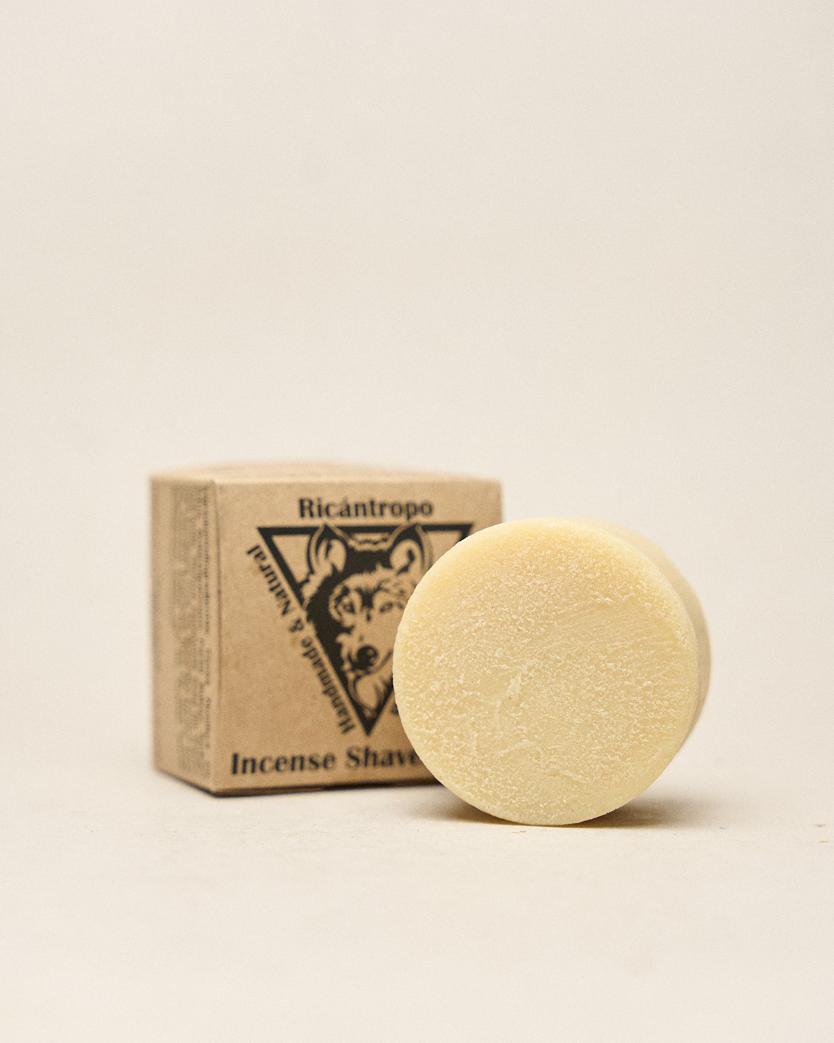Jabón de afeitar sólido natural para piel sensible y barba
