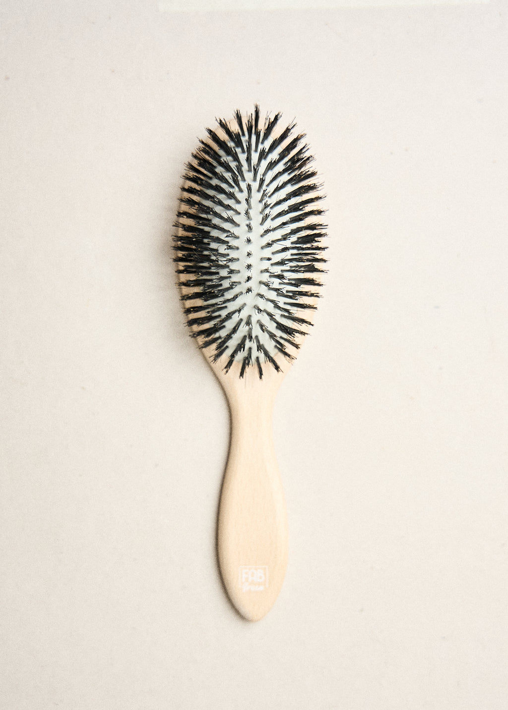 Cepillo de cerdas de jabalí para desenredar, alisar y dar brillo al cabello